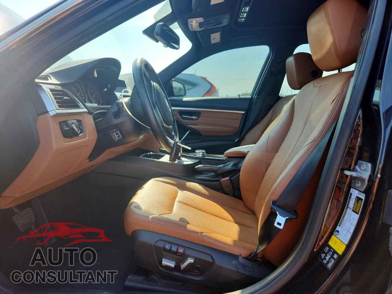 BMW 3 SERIES 2016 - WBA8E3G51GNU01865