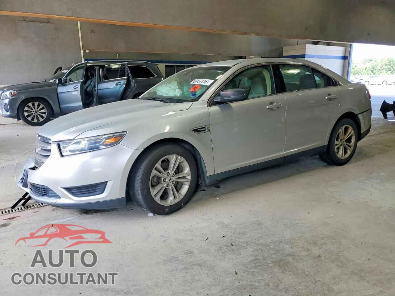 FORD TAURUS 2017 - 1FAHP2D84HG108849