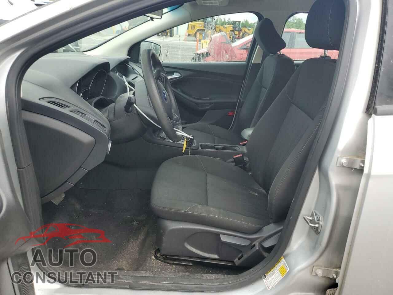 FORD FOCUS 2016 - 1FADP3F22GL402818
