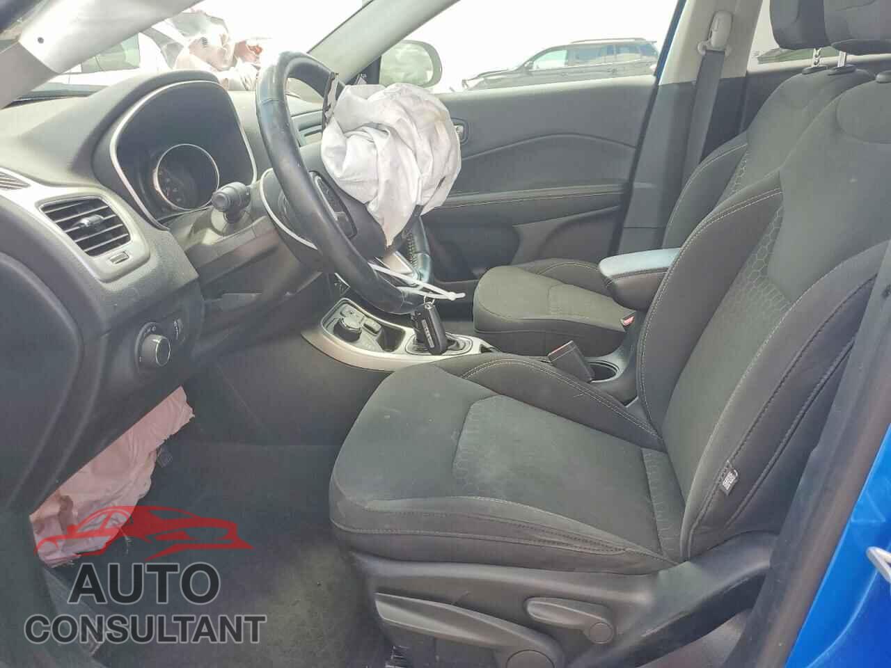 JEEP COMPASS 2018 - 3C4NJDAB3JT373161