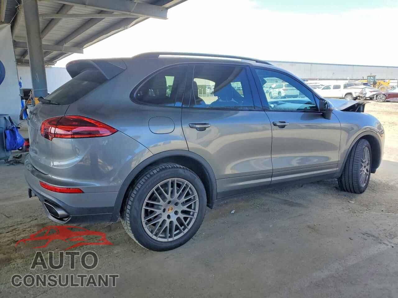 PORSCHE CAYENNE 2018 - WP1AA2A25JKA04742