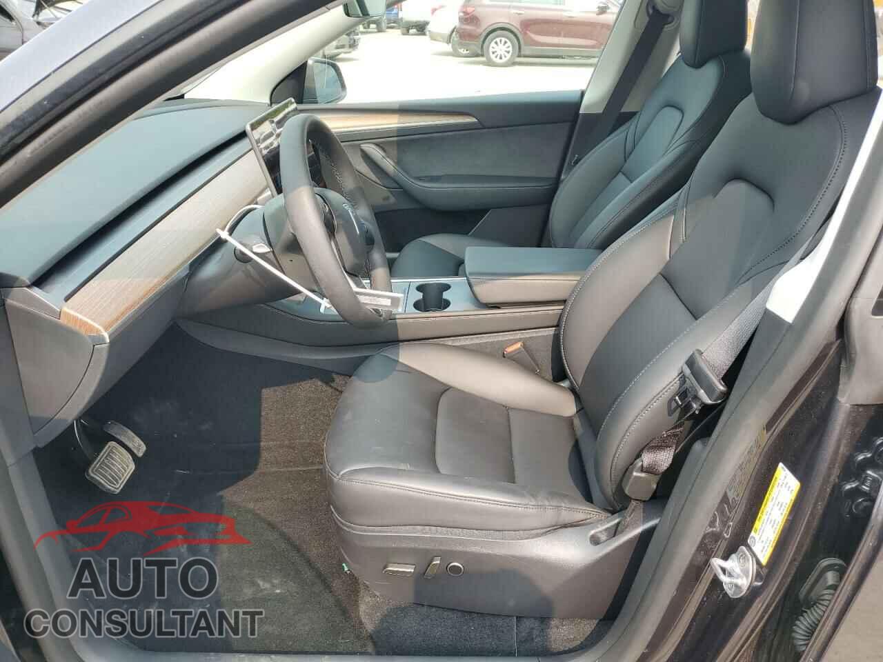 TESLA MODEL Y 2024 - 7SAYGDEE3RF200933