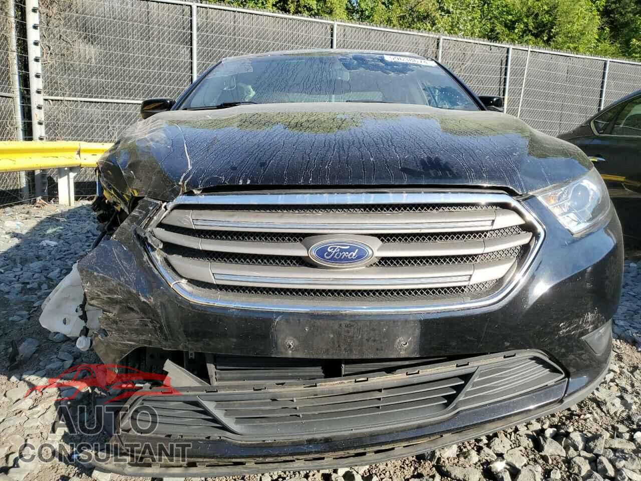 FORD TAURUS 2018 - 1FAHP2E8XJG132447