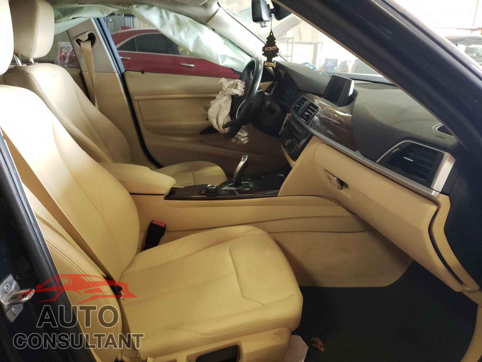 BMW 3 SERIES 2016 - WBA8E1G5XGNU10438