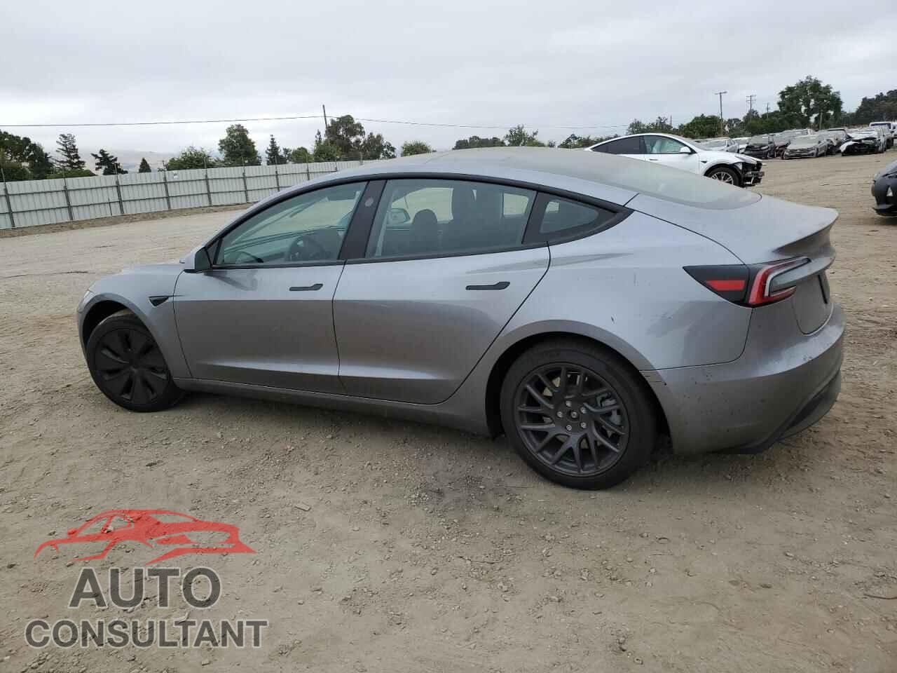 TESLA MODEL 3 2025 - 5YJ3E1EAXSF949307