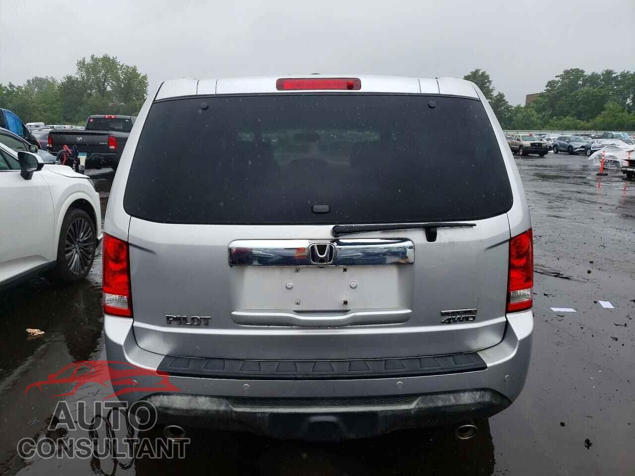 HONDA PILOT 2015 - 5FNYF4H96FB043747