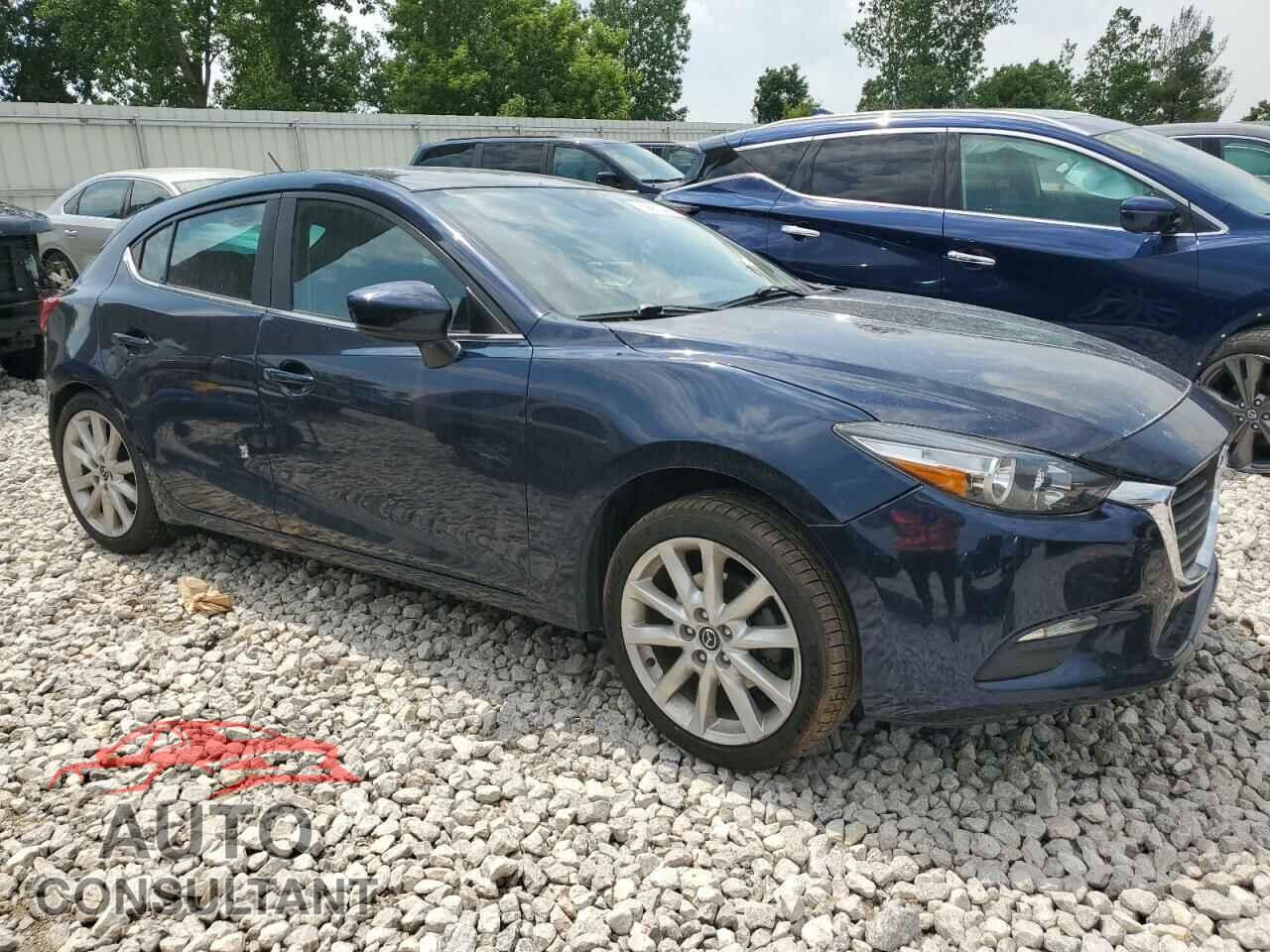 MAZDA 3 2017 - 3MZBN1L72HM136418