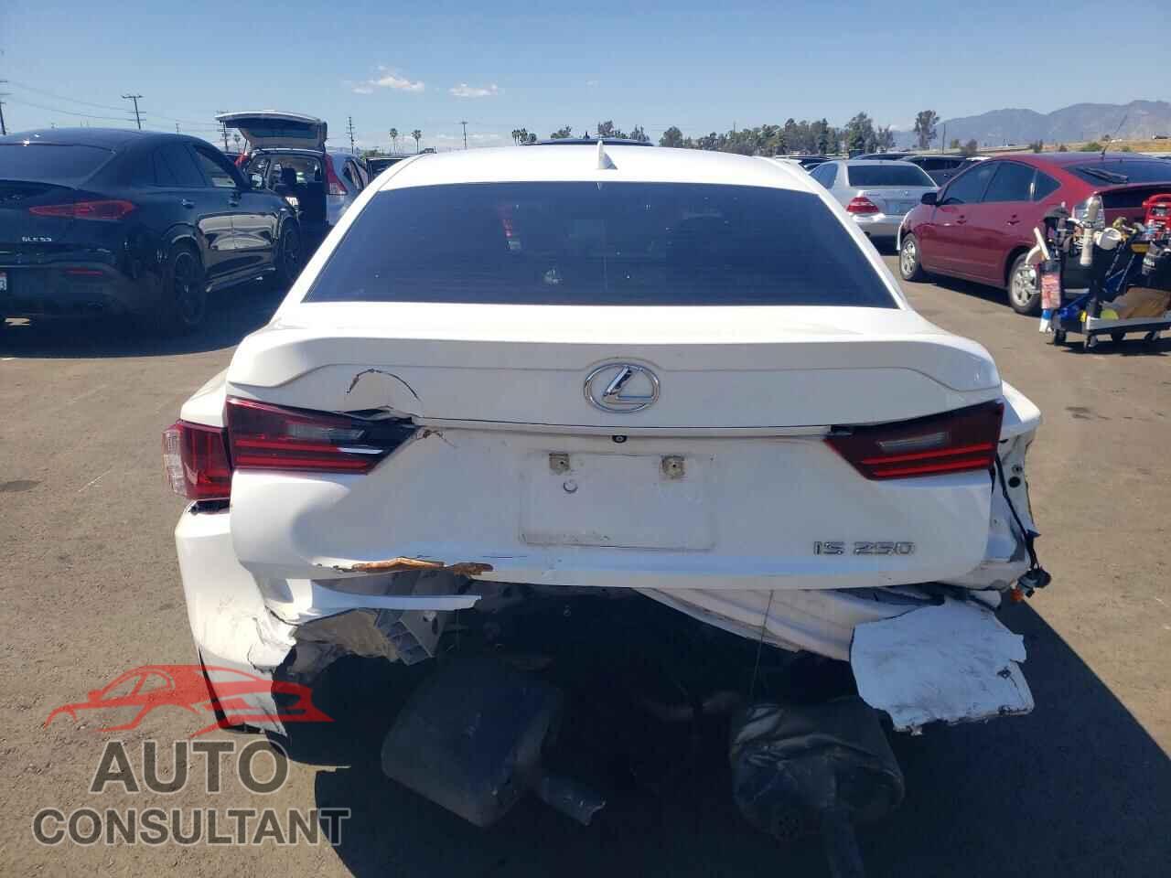 LEXUS IS 2015 - JTHBF1D2XF5052836
