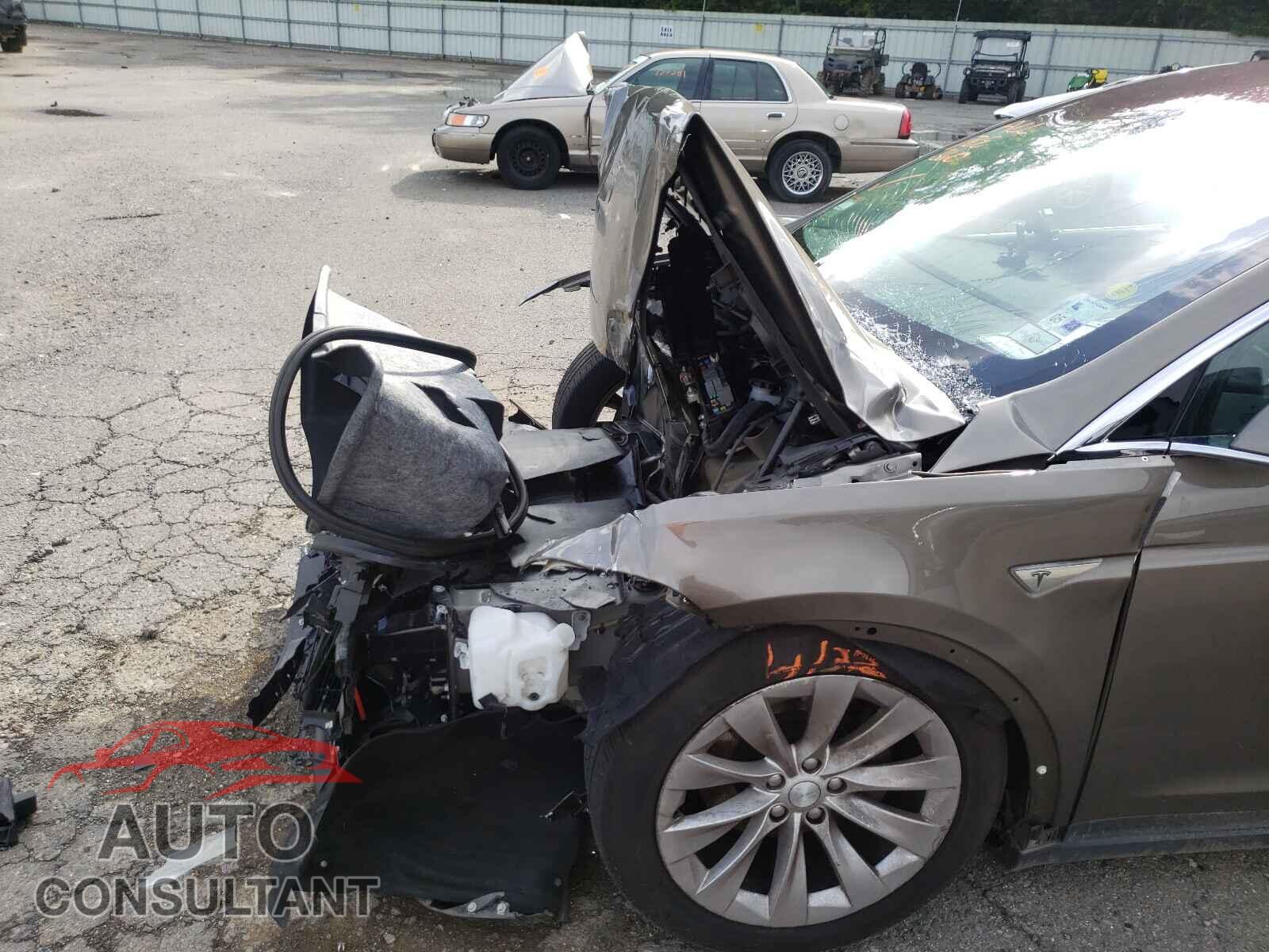 TESLA MODEL X 2016 - 5YJXCBE26GF017599