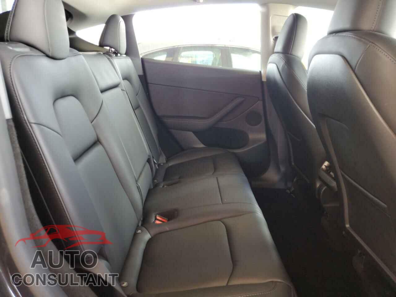 TESLA MODEL Y 2024 - 7SAYGDED7RF027862
