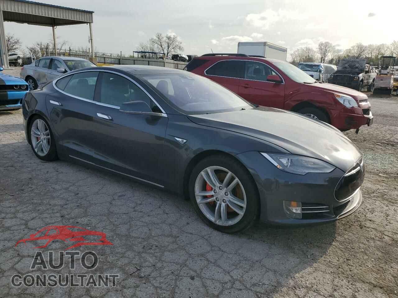 TESLA MODEL S 2015 - 5YJSA1E48FF112868