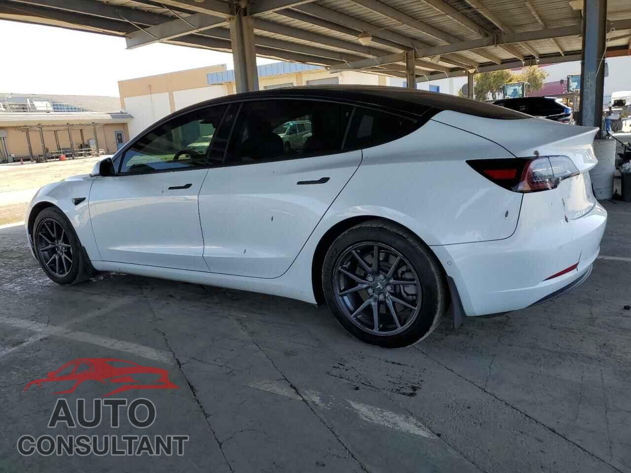 TESLA MODEL 3 2018 - 5YJ3E1EA1JF051967