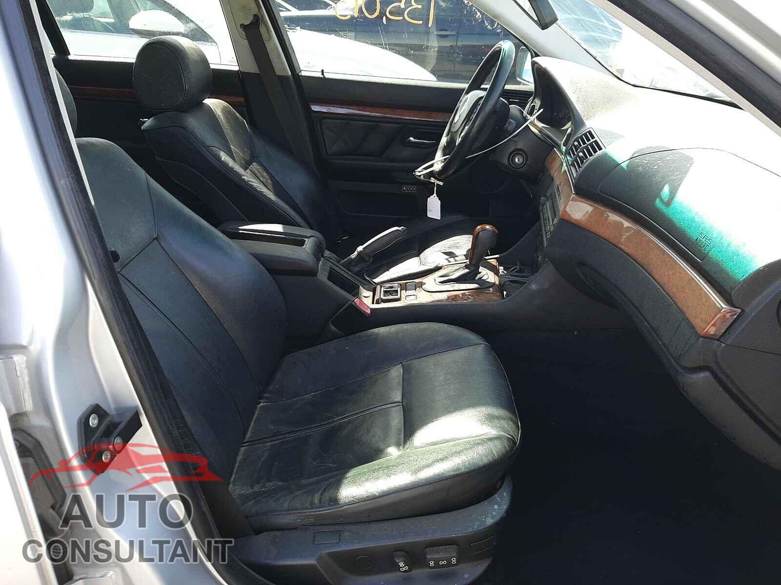 BMW 3 SERIES 2017 - WBA8E1C34HA029892