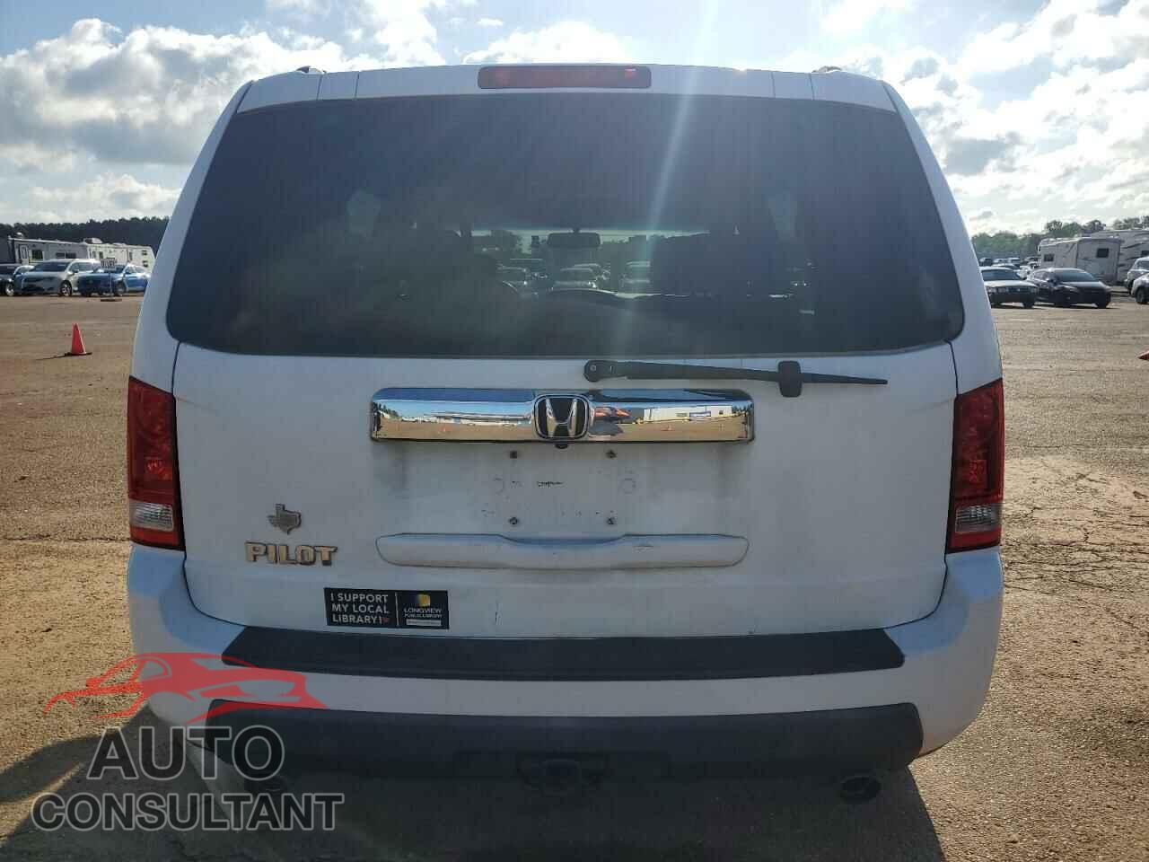 HONDA PILOT 2011 - 5FNYF3H67BB032606