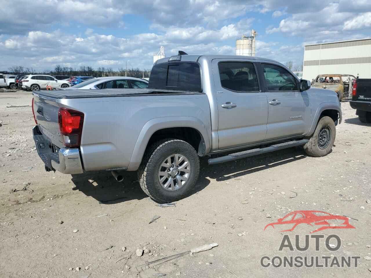 TOYOTA TACOMA 2018 - 5TFCZ5ANXJX123727
