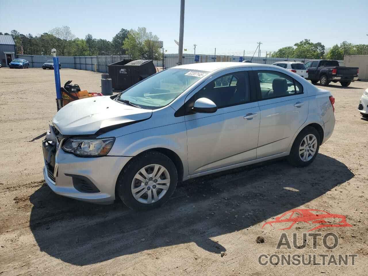 CHEVROLET SONIC 2017 - 1G1JA5SH0H4171085