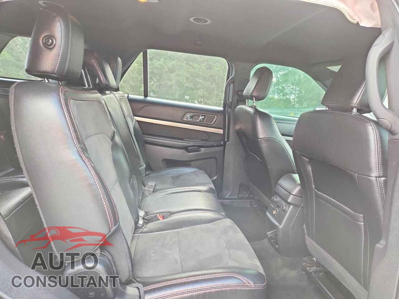 FORD EXPLORER 2018 - 1FM5K7D87JGA02471