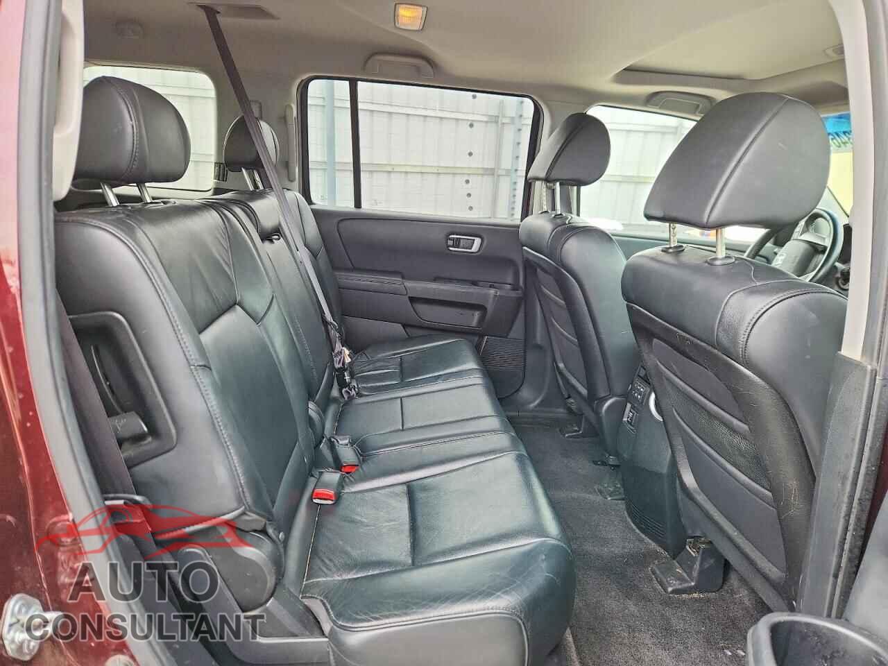 HONDA PILOT 2011 - 5FNYF4H50BB018771