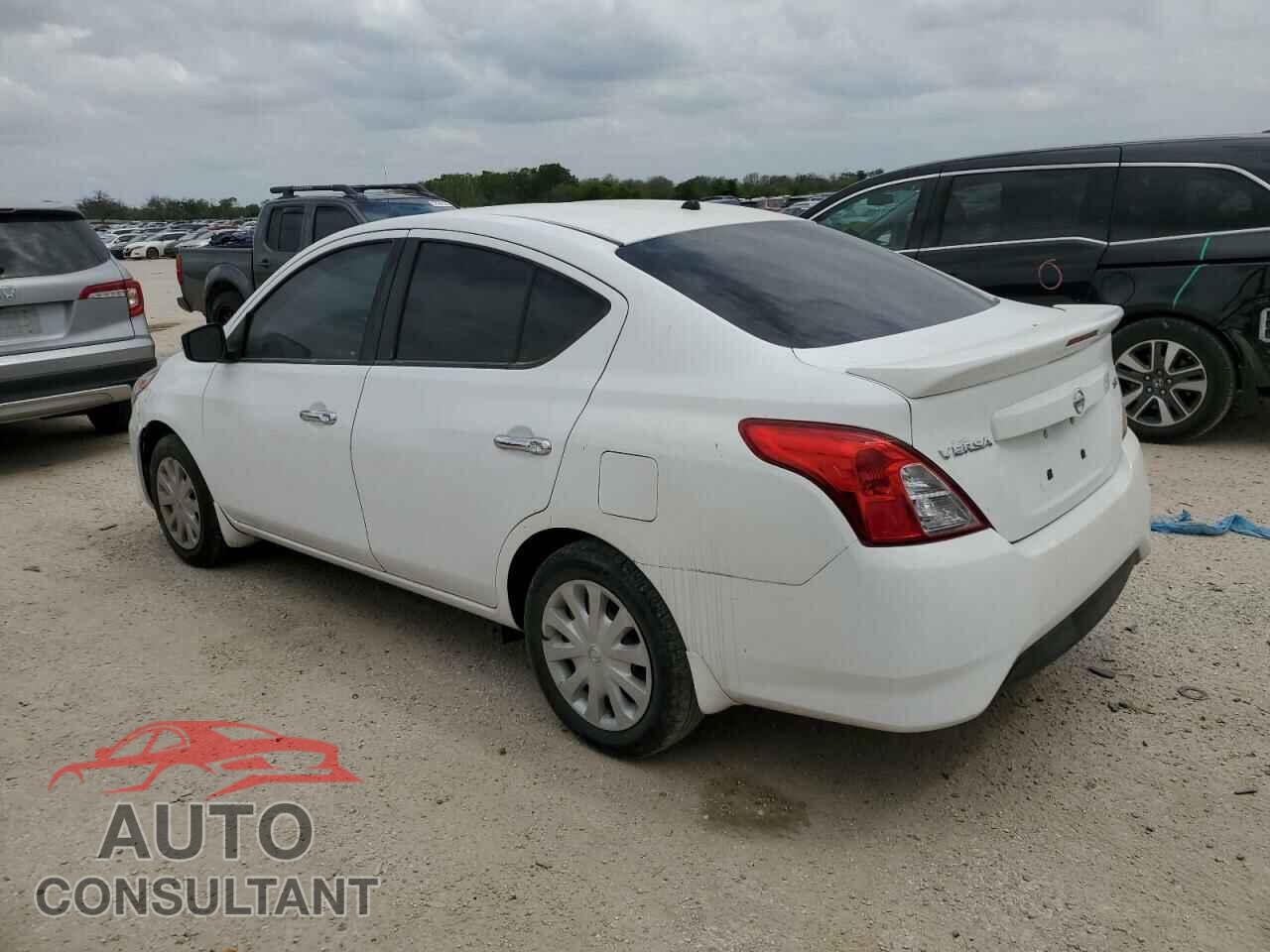 NISSAN VERSA 2017 - 3N1CN7AP1HL851728