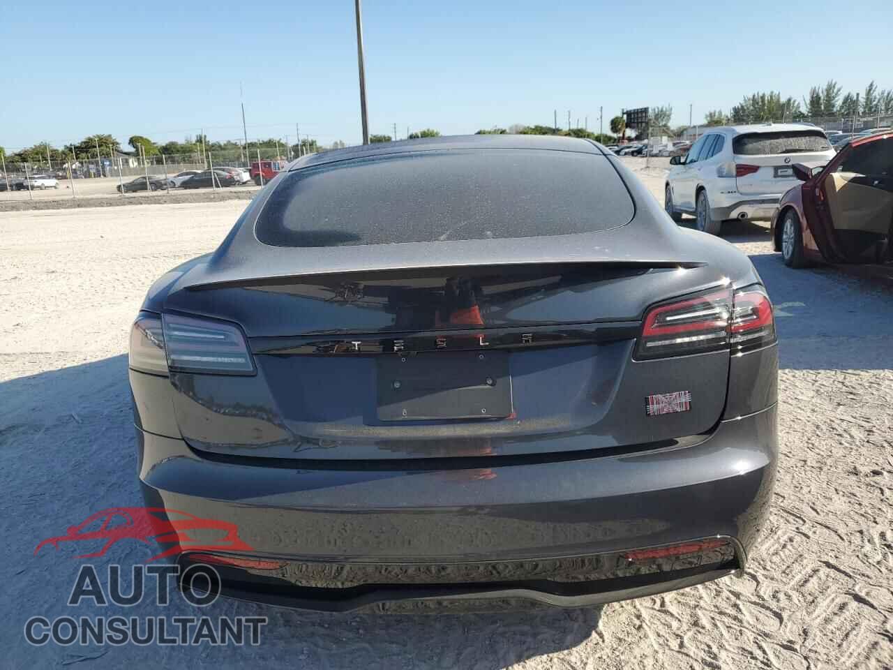 TESLA MODEL S 2024 - 5YJSA1E68RF538579