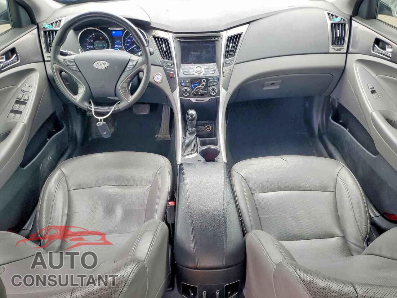 HYUNDAI SONATA 2012 - KMHEC4A49CA046961