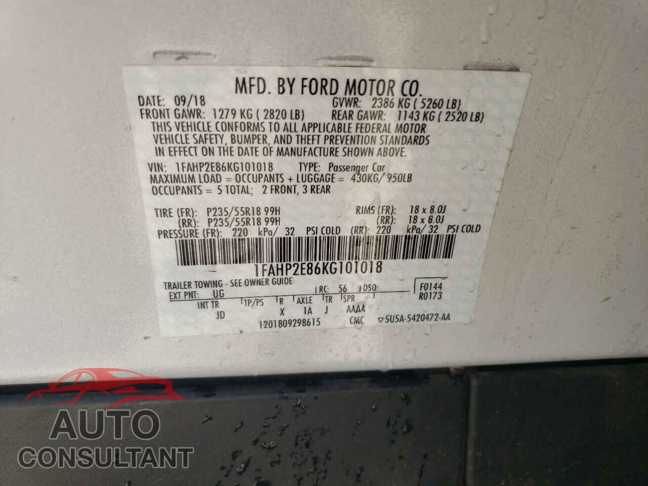 FORD TAURUS 2019 - 1FAHP2E86KG101018