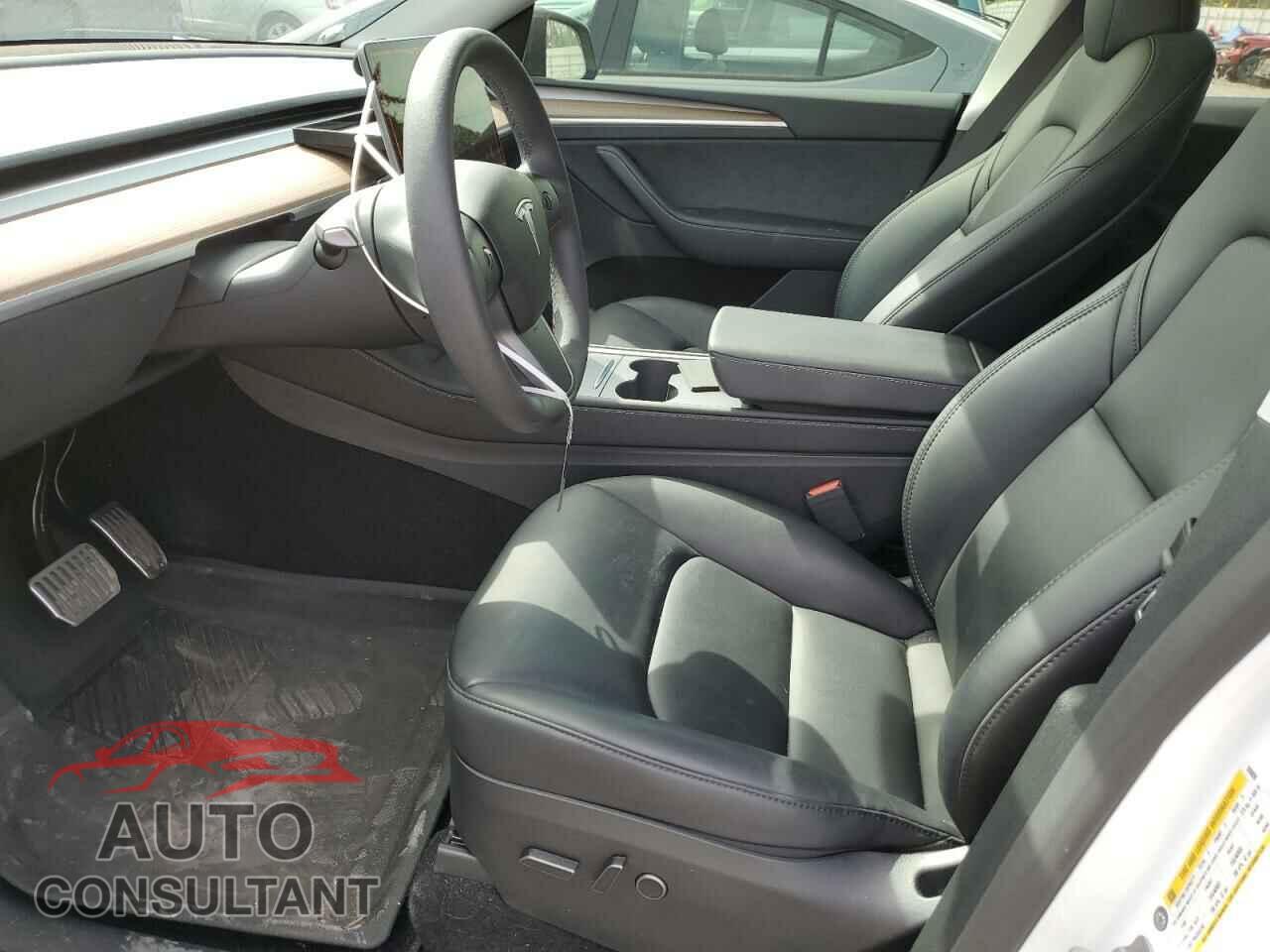 TESLA MODEL Y 2023 - 7SAYGDEE2PF828026