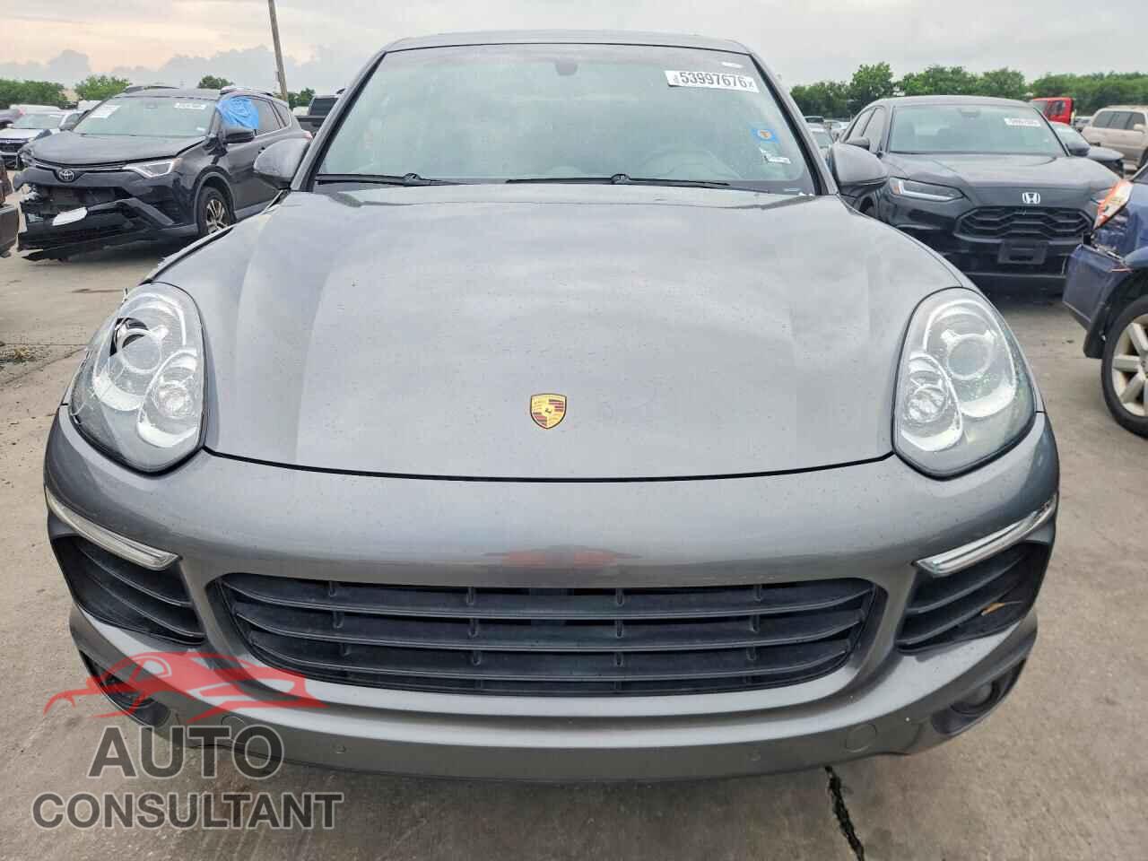 PORSCHE CAYENNE 2016 - WP1AA2A27GKA14181