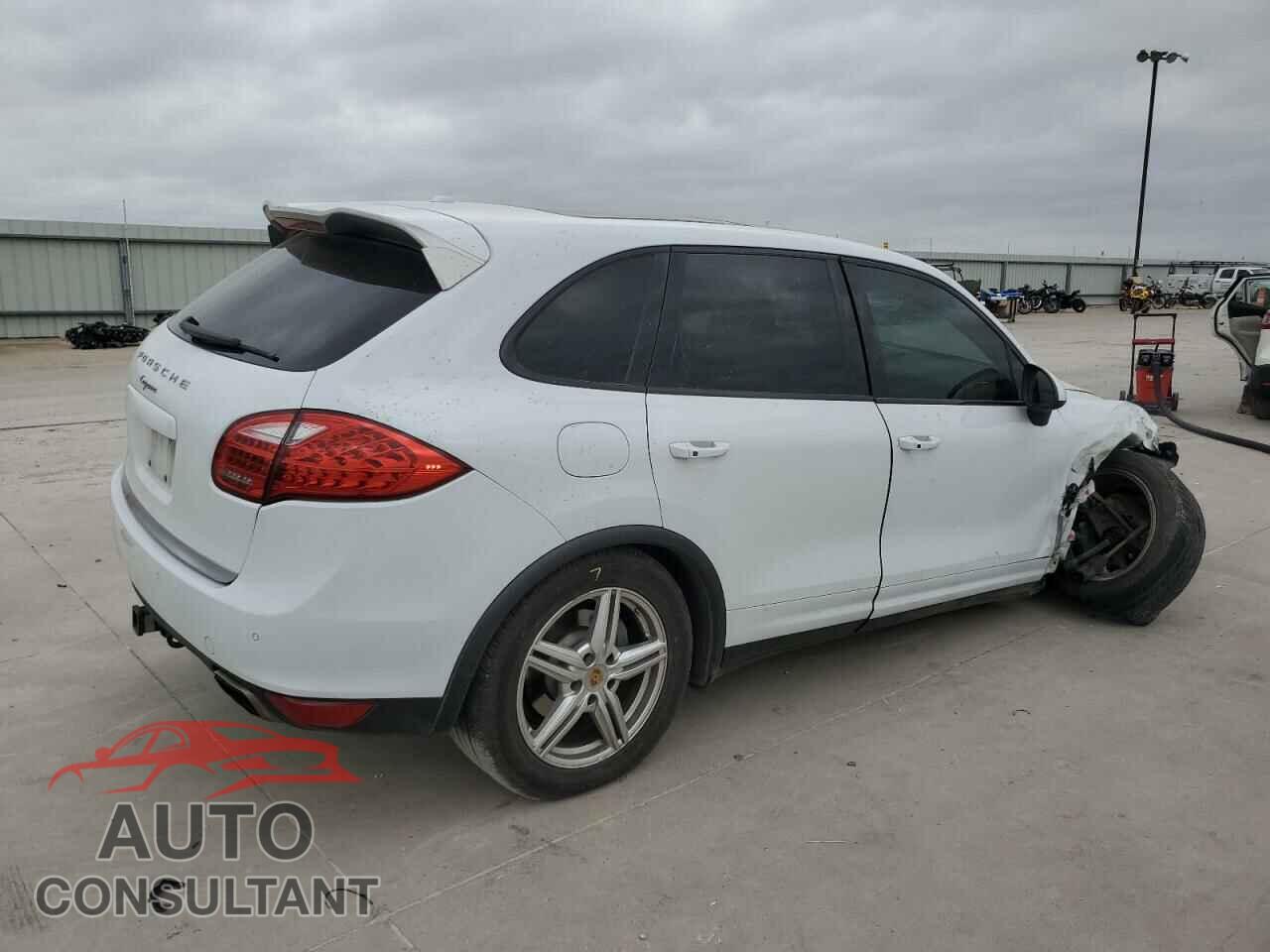 PORSCHE CAYENNE 2014 - WP1AA2A26ELA97481