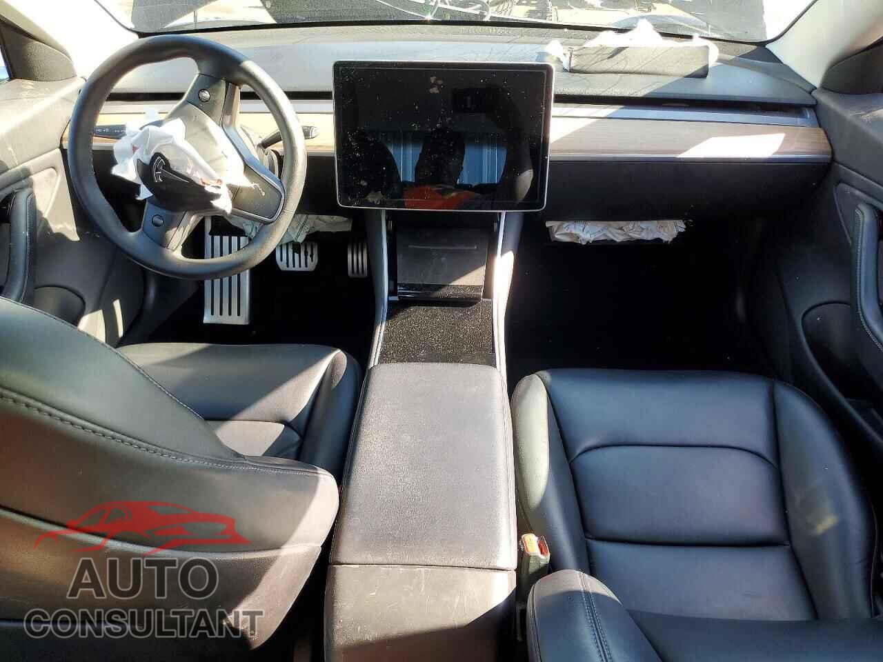 TESLA MODEL 3 2019 - 5YJ3E1EB4KF208563