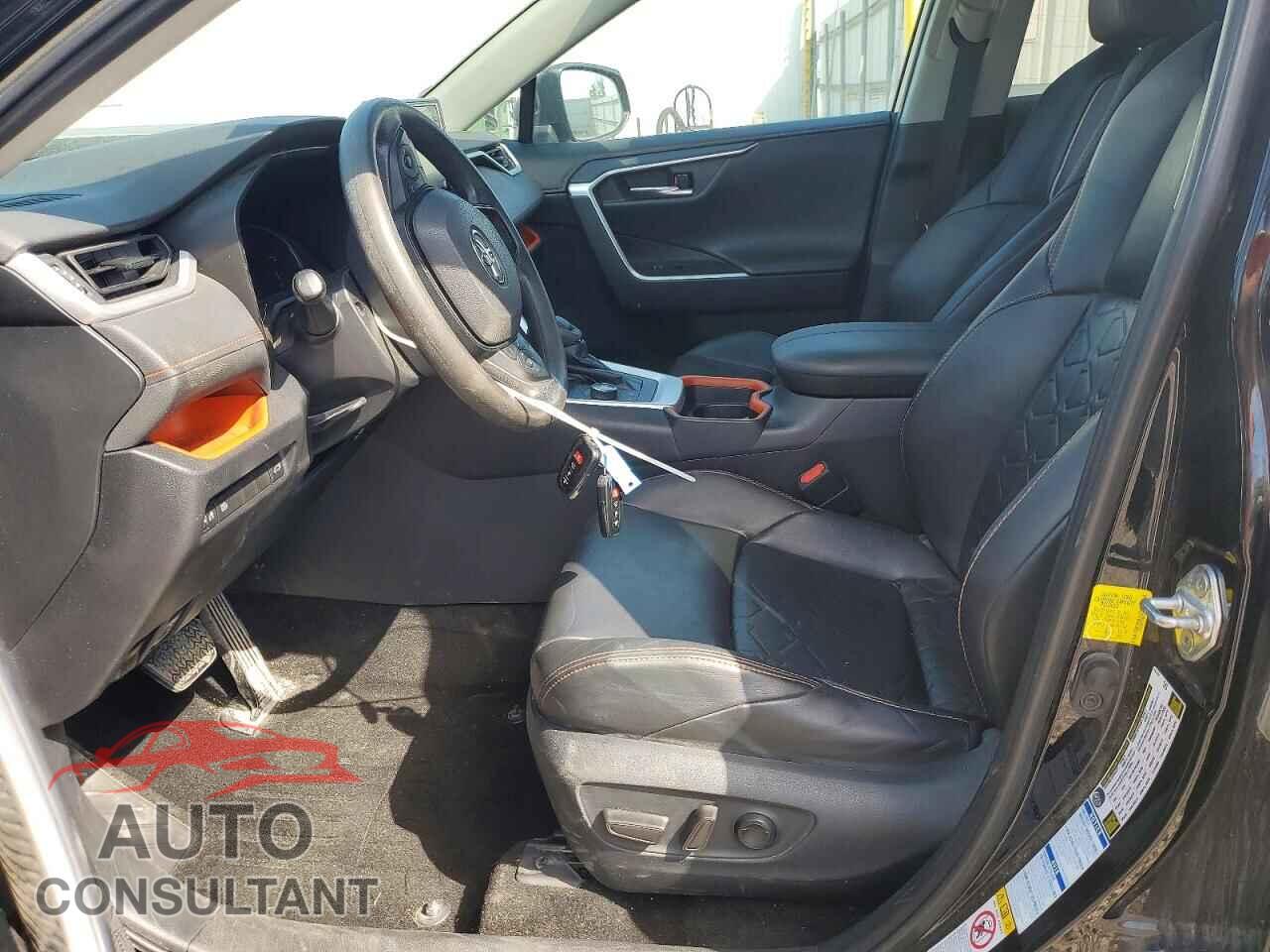 TOYOTA RAV4 2019 - 2T3J1RFV7KW033133