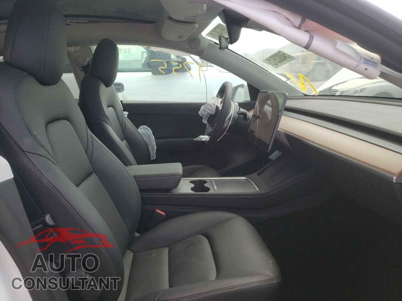 TESLA MODEL Y 2021 - 5YJYGDEE1MF266760