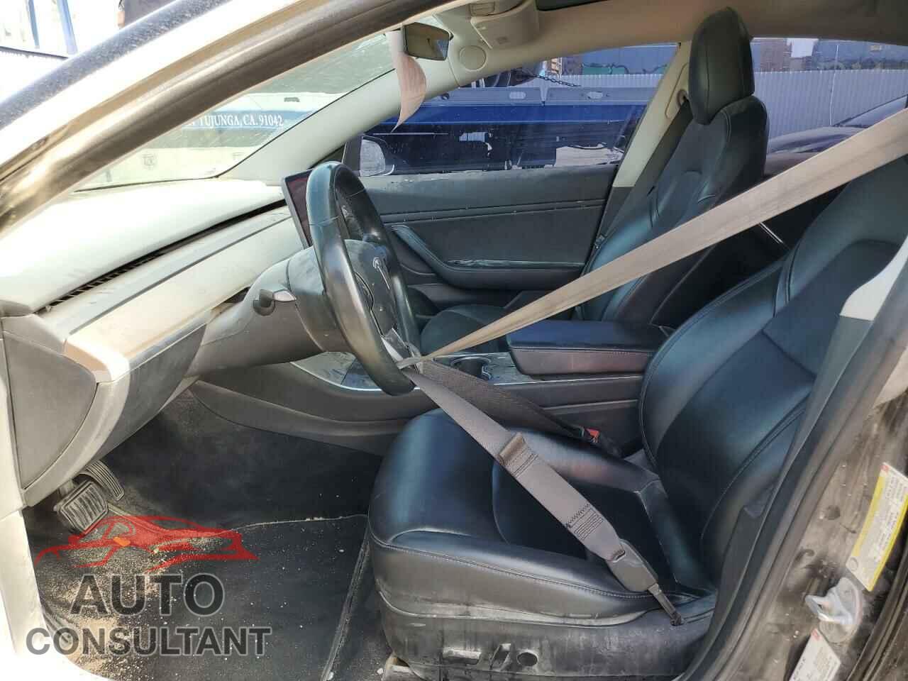 TESLA MODEL 3 2018 - 5YJ3E1EA9JF043230