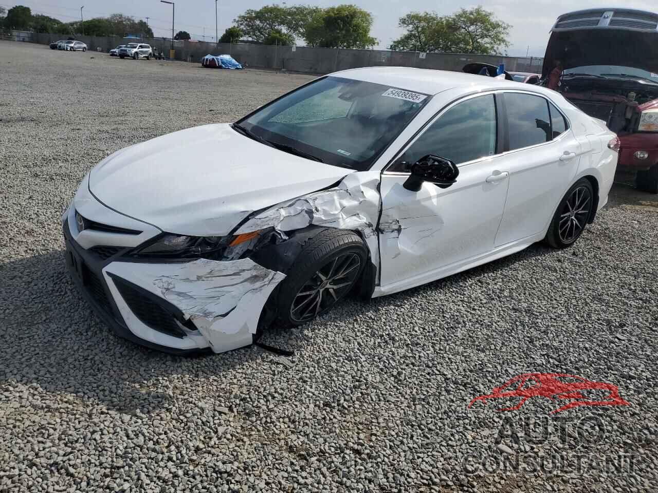 TOYOTA CAMRY 2021 - 4T1G11AKXMU498218