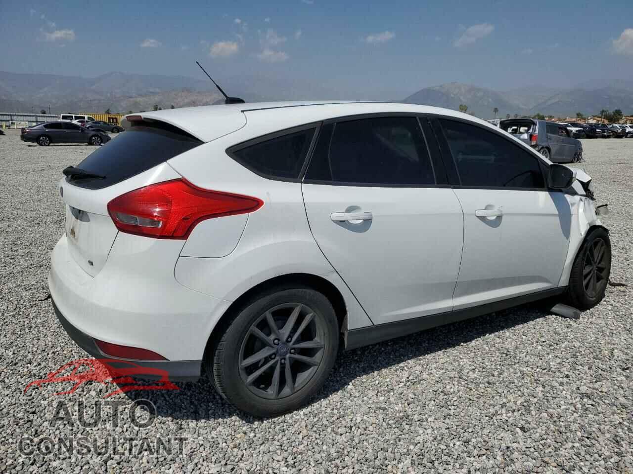 FORD FOCUS 2015 - 1FADP3K26FL263653