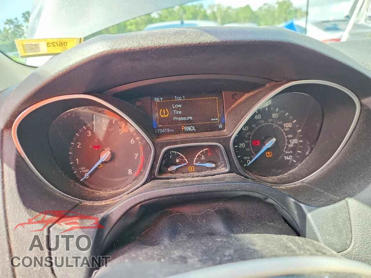 FORD FOCUS 2017 - 1FADP3F21HL329202