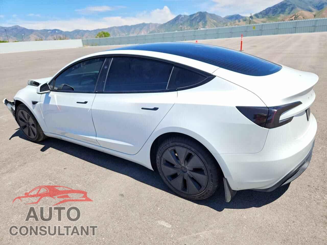 TESLA MODEL 3 2024 - 5YJ3E1EB8RF820758