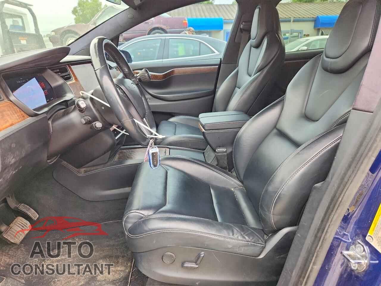 TESLA MODEL X 2019 - 5YJXCAE28KF193055