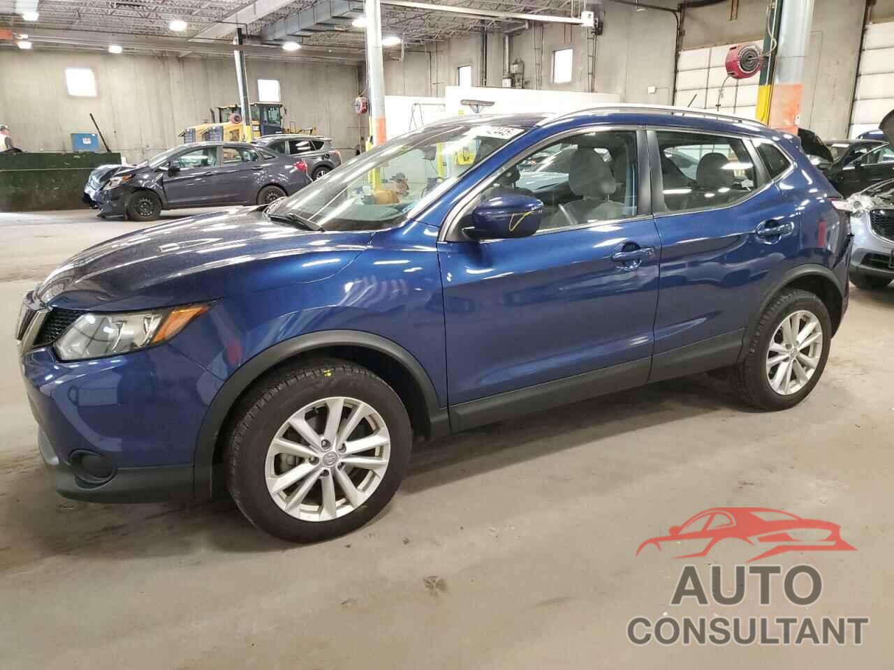NISSAN ROGUE 2018 - JN1BJ1CR5JW250213