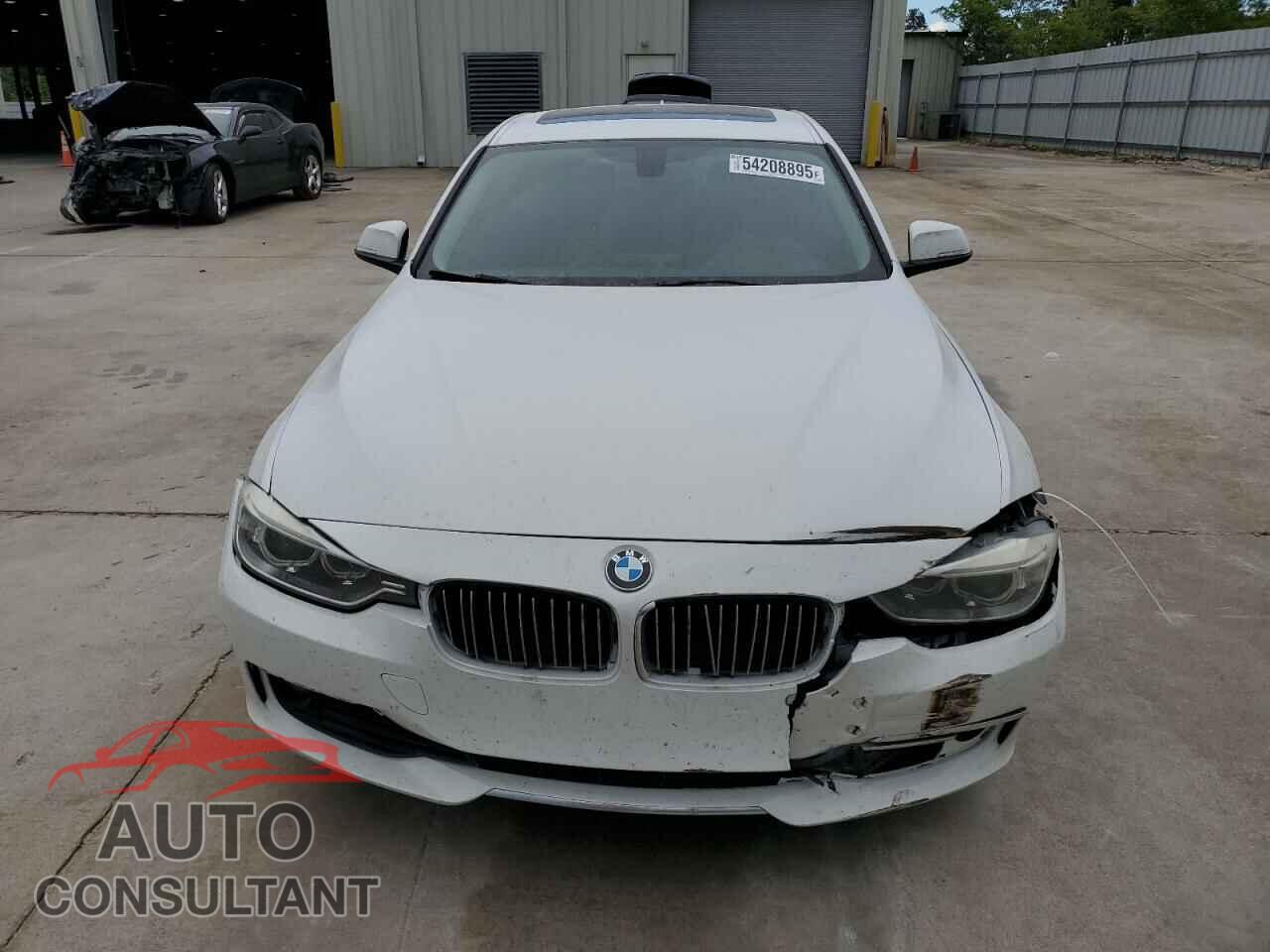 BMW 3 SERIES 2013 - WBA3C1G57DNR49112