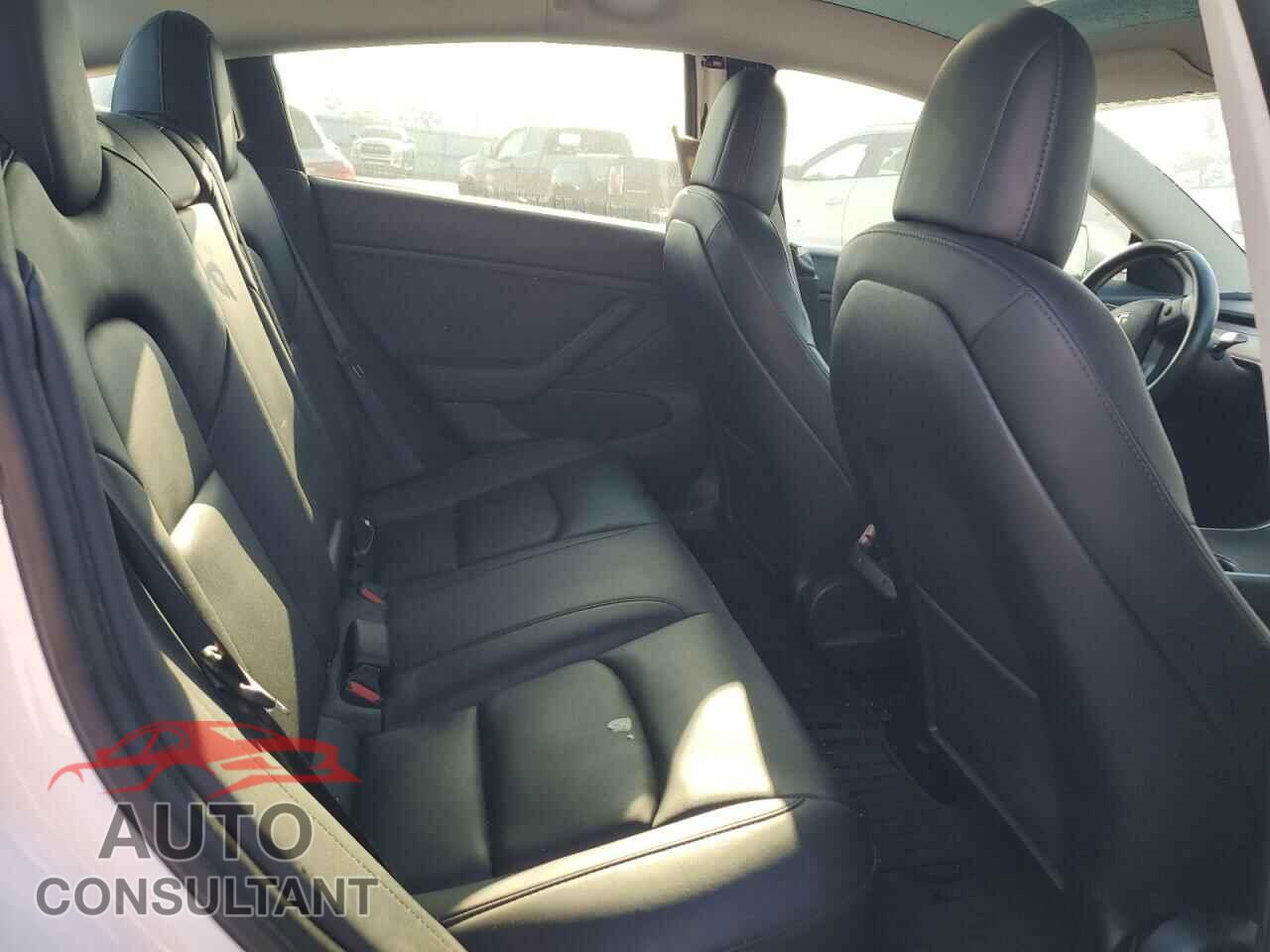 TESLA MODEL 3 2019 - 5YJ3E1EA6KF299780