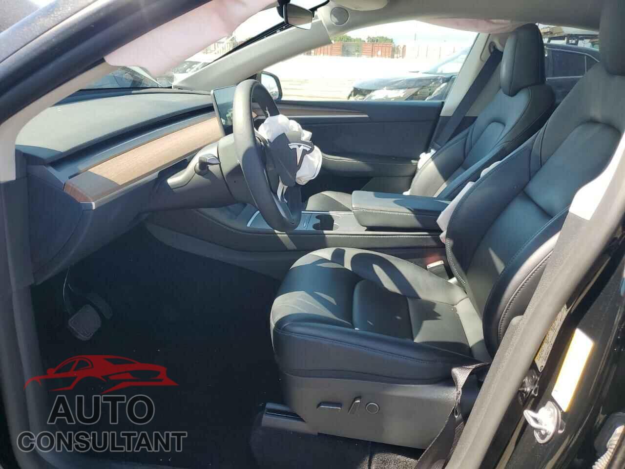 TESLA MODEL Y 2023 - 7SAYGAEEXPF769578