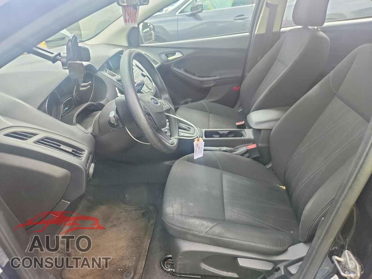 FORD FOCUS 2015 - 1FADP3K21FL226820
