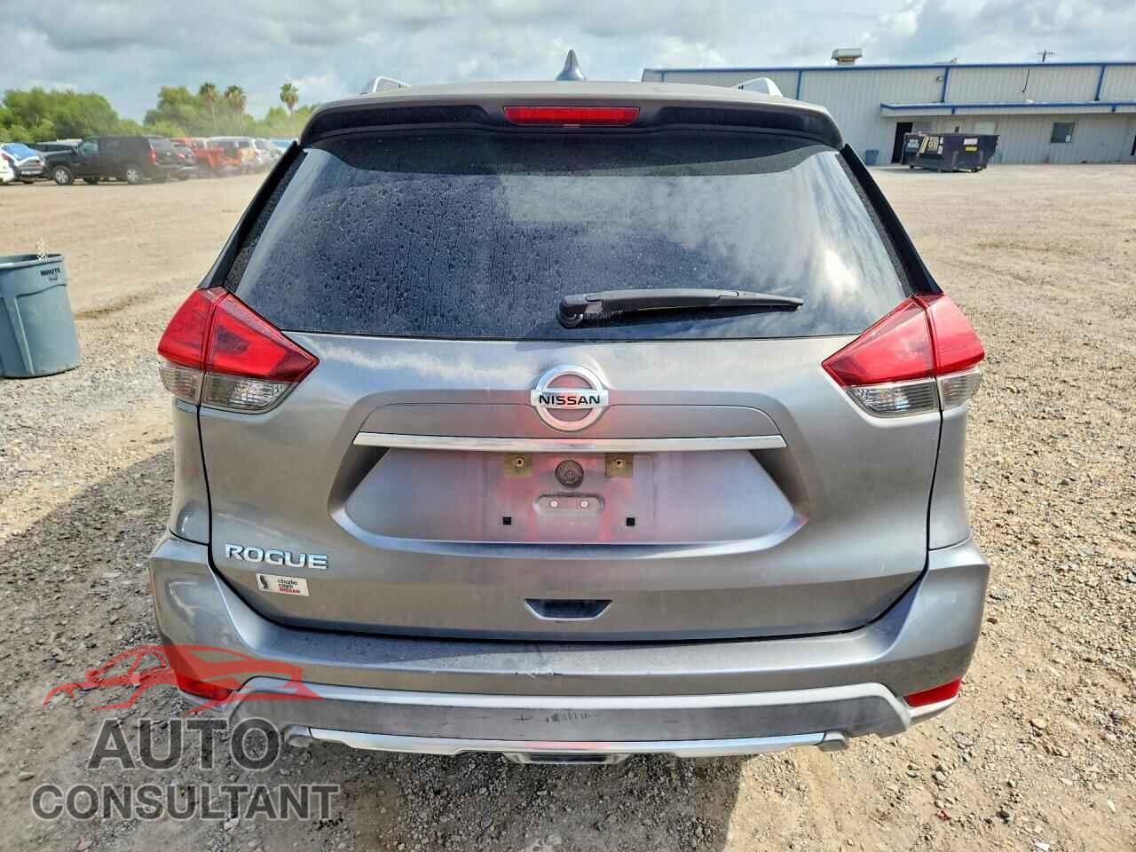 NISSAN ROGUE 2017 - KNMAT2MT5HP579100