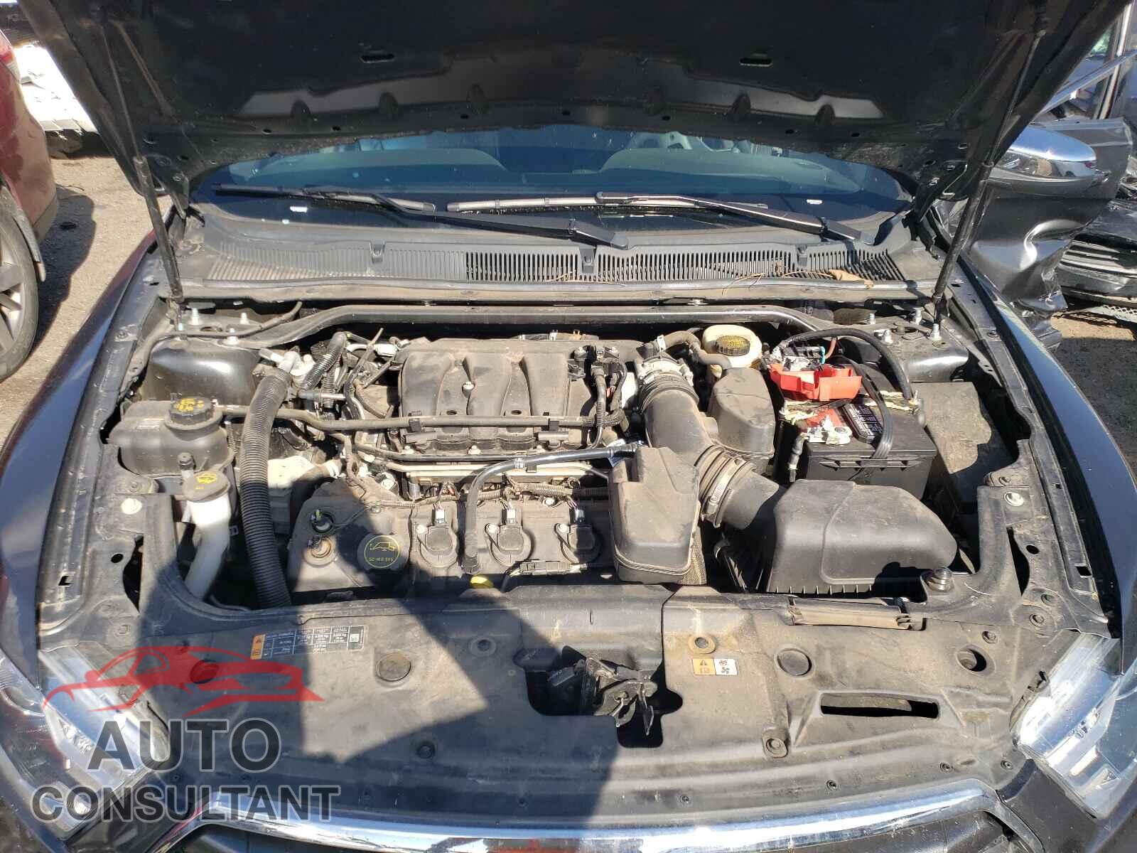 FORD TAURUS 2019 - 1FAHP2F84KG118317