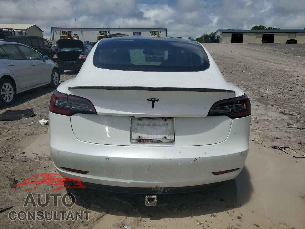 TESLA MODEL 3 2018 - 5YJ3E1EB7JF106429