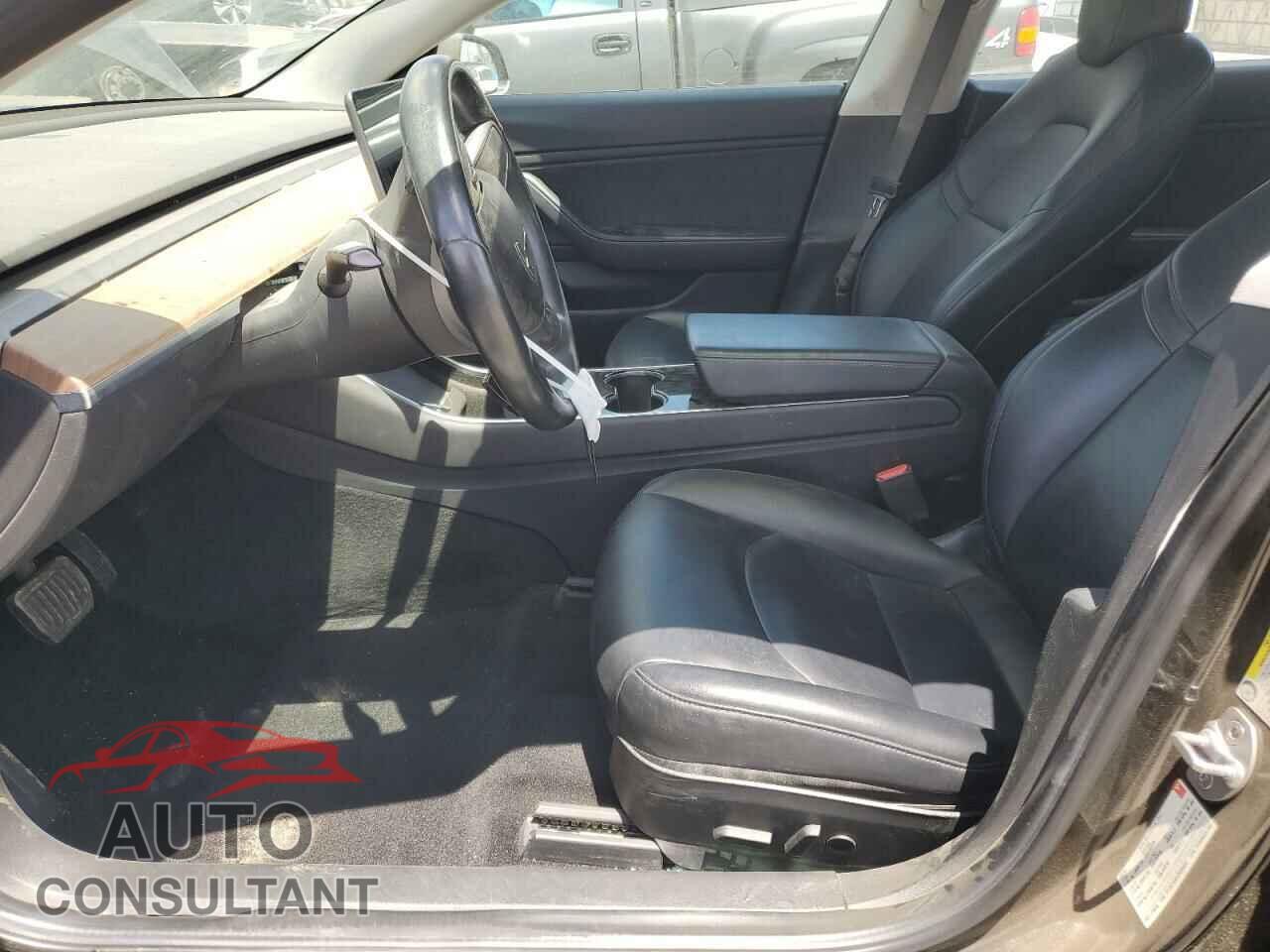 TESLA MODEL 3 2018 - 5YJ3E1EA9JF008431