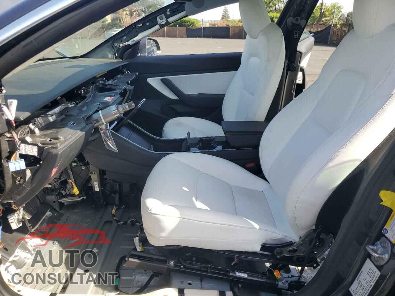 TESLA MODEL 3 2020 - 5YJ3E1EB6LF640038