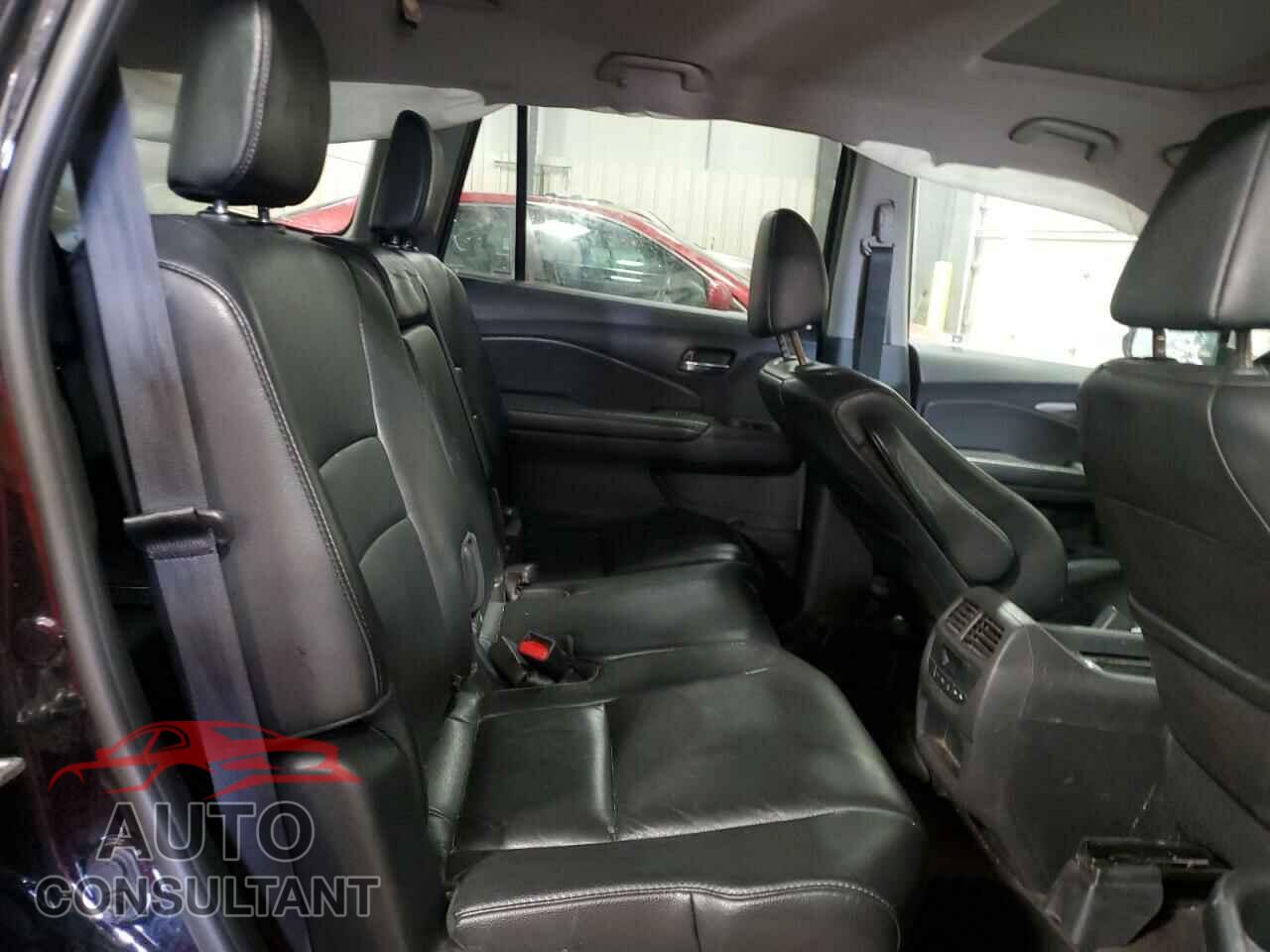 HONDA PILOT 2017 - 5FNYF6H72HB048375