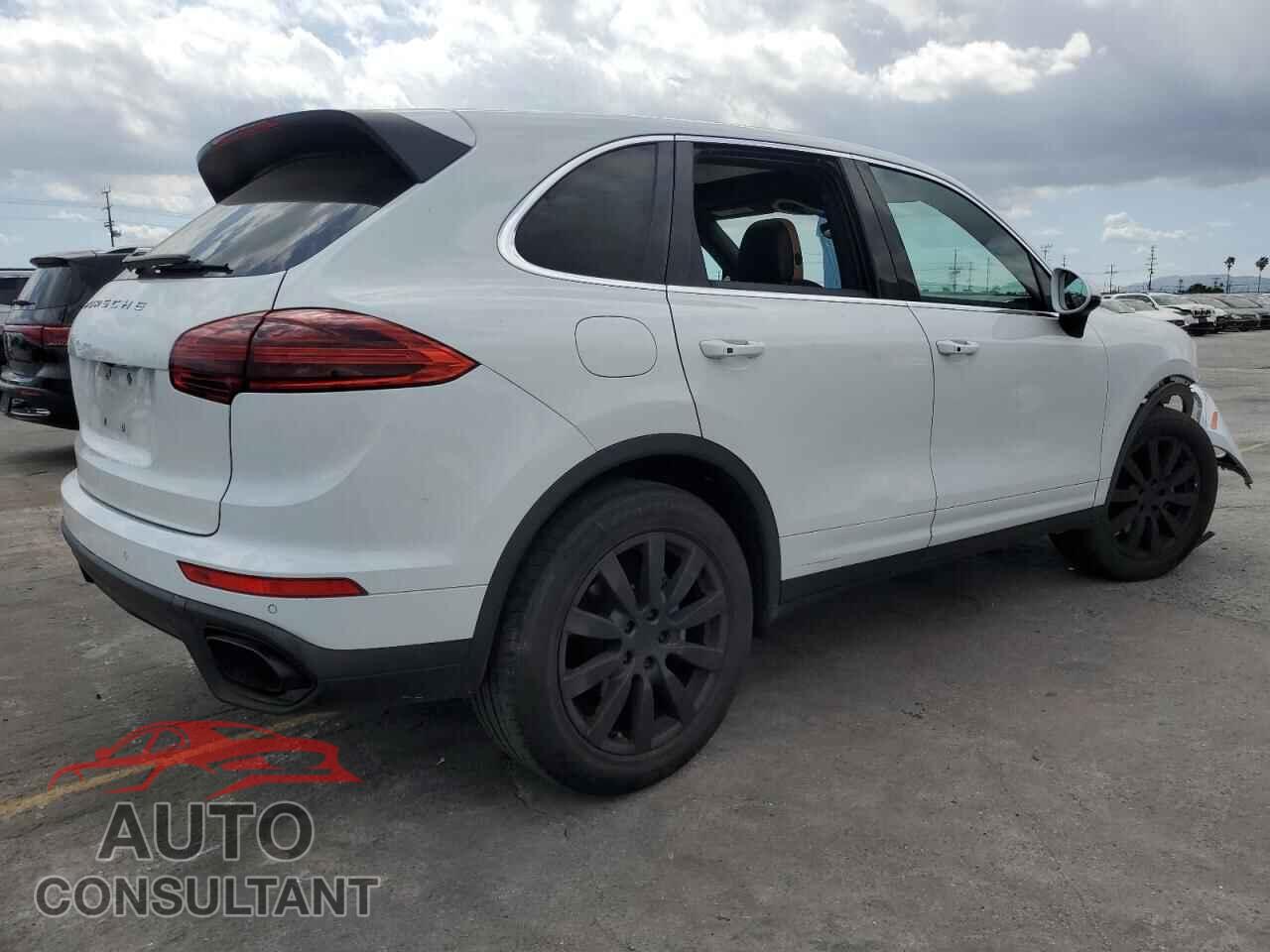 PORSCHE CAYENNE 2016 - WP1AA2A27GKA14312